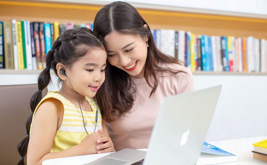 Ba mẹ có vai trò rất quan trọng khi con học tiếng Anh online 1 kèm 1